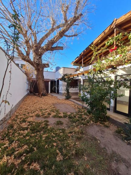 Casa en Alquiler en Capital, Mendoza