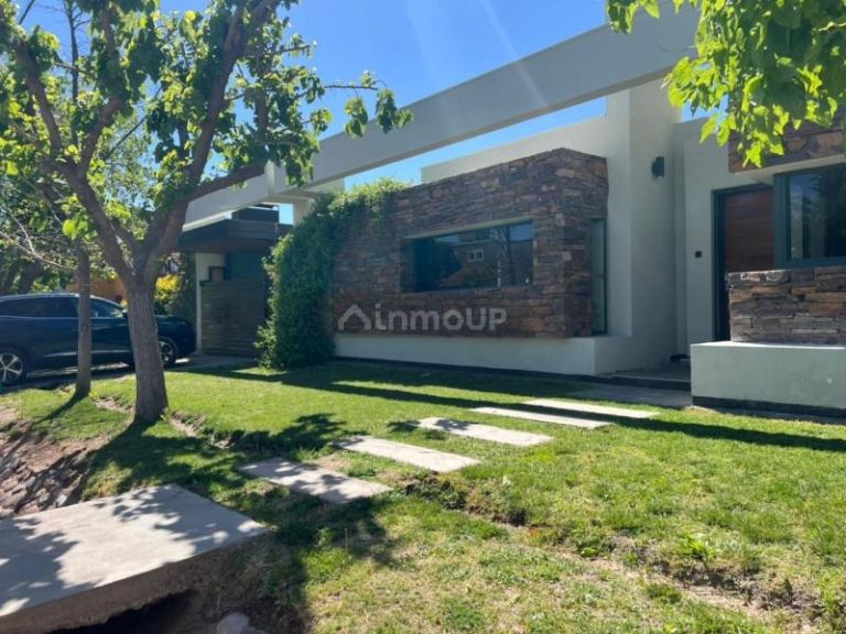 Casa en Venta en Maipu, Mendoza