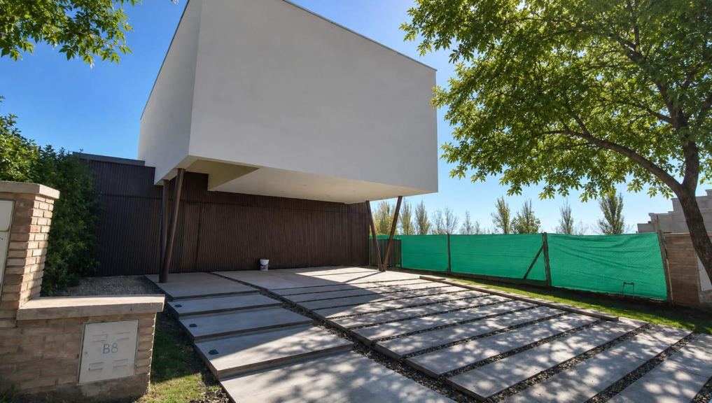Alquiler Casa en Barrio Rincón de Aráoz