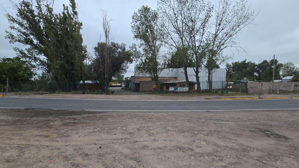 Lateral Norte Acceso Este