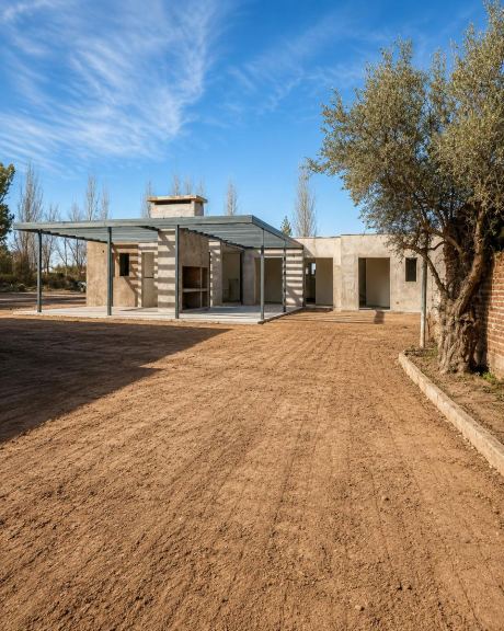 Complejo Residencial CIRO HOUSE, ALMIRANTE BROWN 1761,CHACRAS DE CORIA