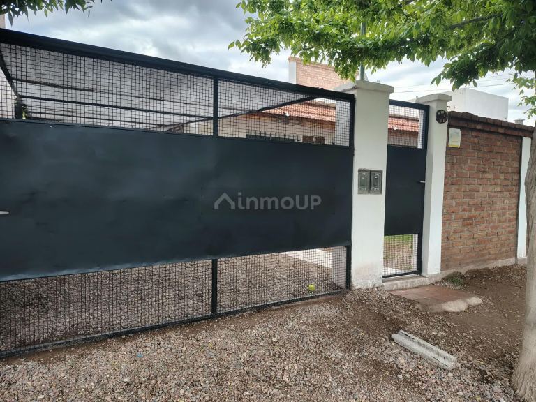 Casa en Alquiler en Lujan de Cuyo, Mendoza - $ 950.000 | Inmoup - 2