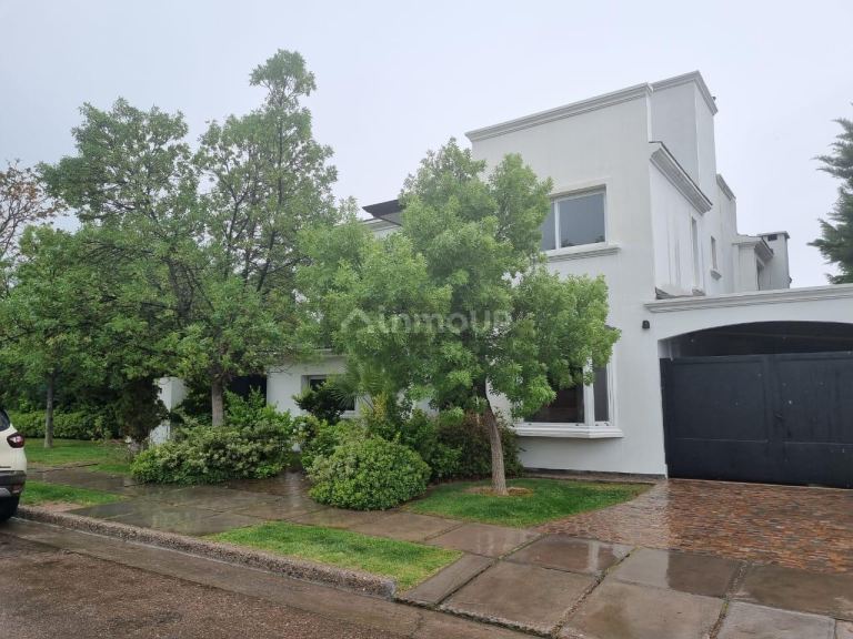 Casa en Alquiler en Godoy Cruz, Mendoza