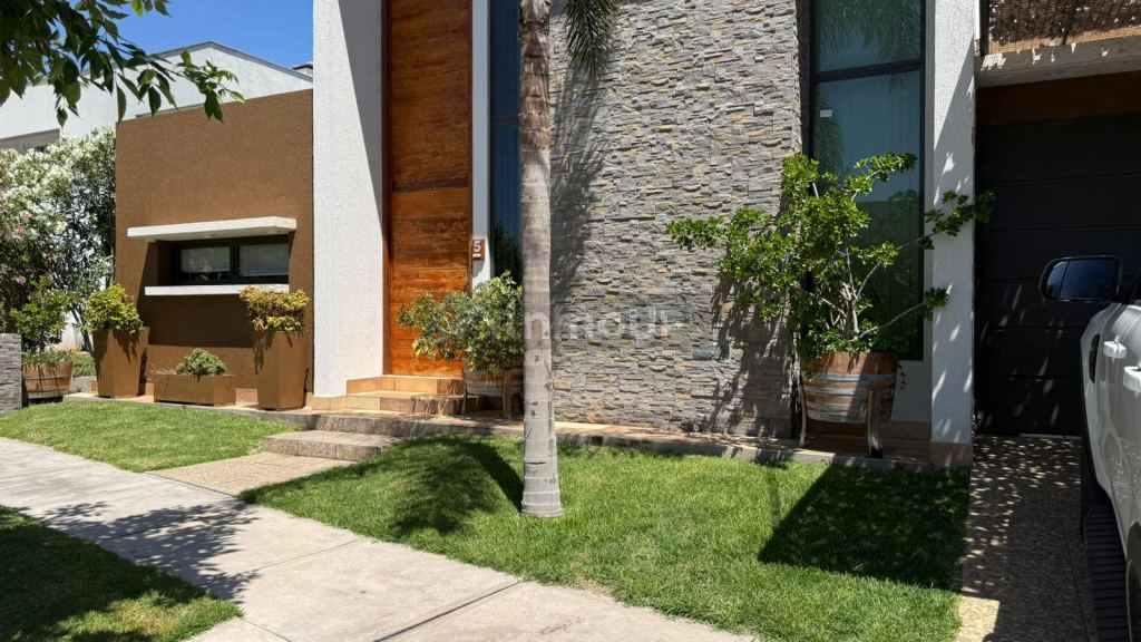 Casa en Venta en Guaymallen, Mendoza