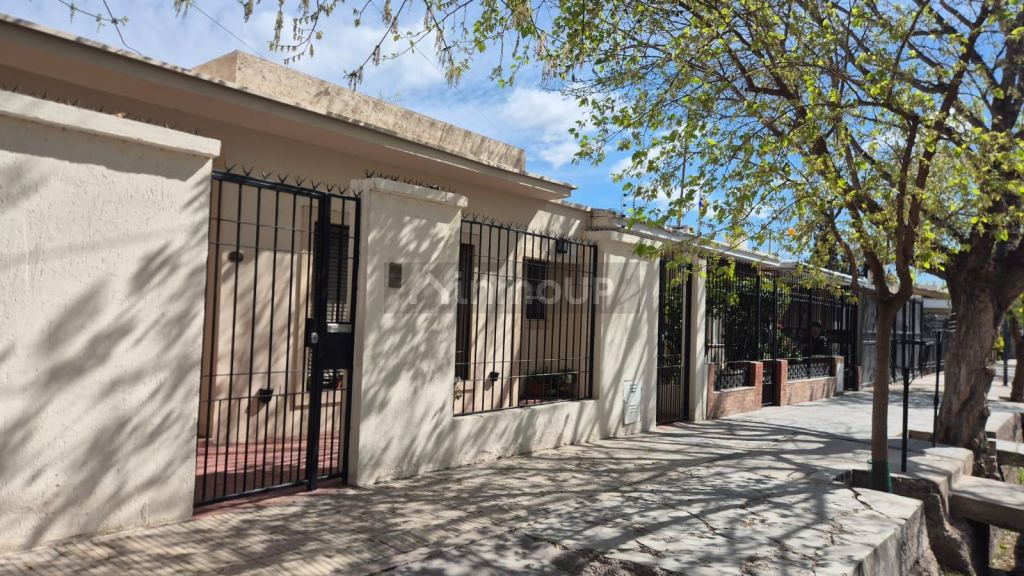 Casa en Venta en Capital, Mendoza - USD 85.000 | Inmoup - 22