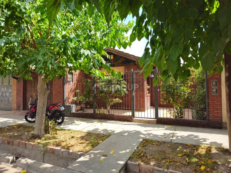 Casa en Venta en Guaymallen, Mendoza