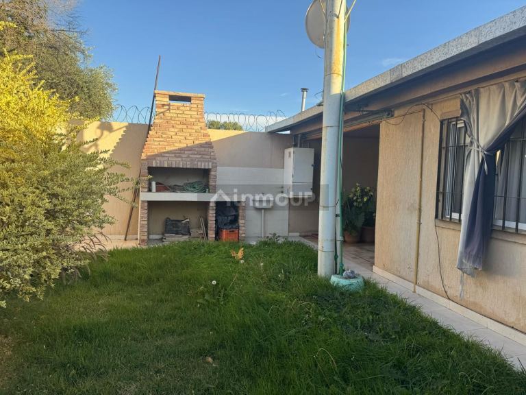 Casa en Venta en Rivadavia, Mendoza