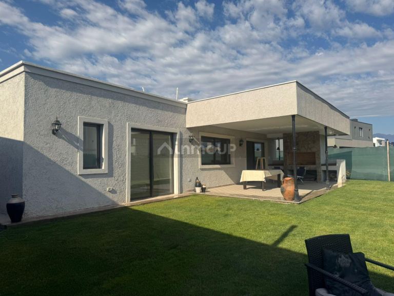 Casa en Venta en Maipu, Mendoza