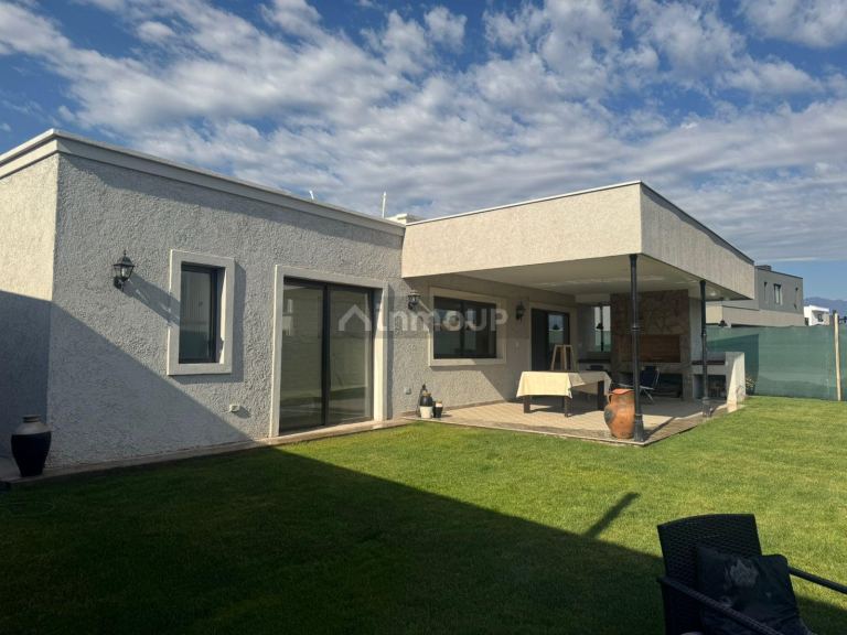 Casa en Venta en Maipu, Mendoza