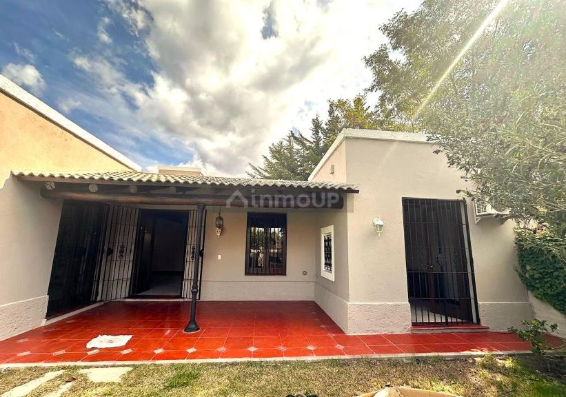 Casa en Alquiler en Lujan de Cuyo, Mendoza - USD 1.300 | Inmoup - 12