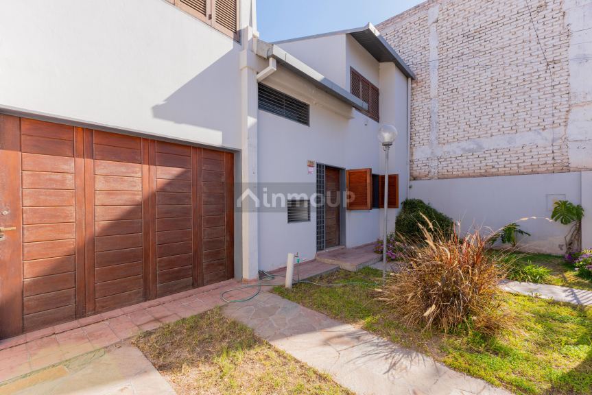 Casa en Venta en Capital, Mendoza - USD 138.000 | Inmoup - 24