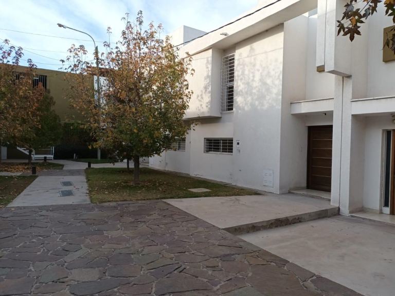 Duplex en Alquiler en Guaymallen, Mendoza