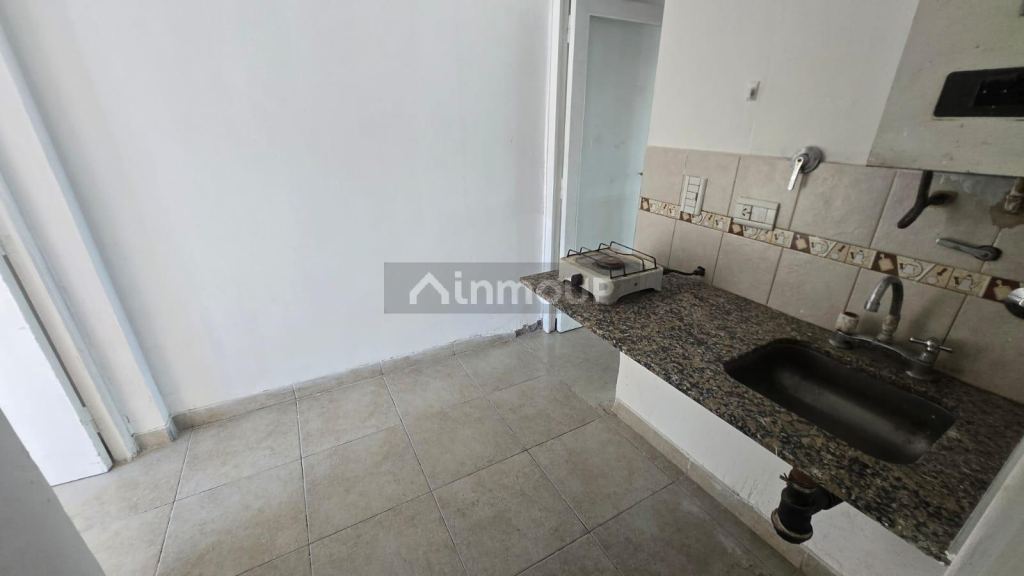 Local Comercial en Alquiler en Godoy Cruz, Mendoza - $ 800.000 | Inmoup - 6