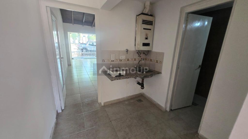 Local Comercial en Alquiler en Godoy Cruz, Mendoza - $ 800.000 | Inmoup - 7