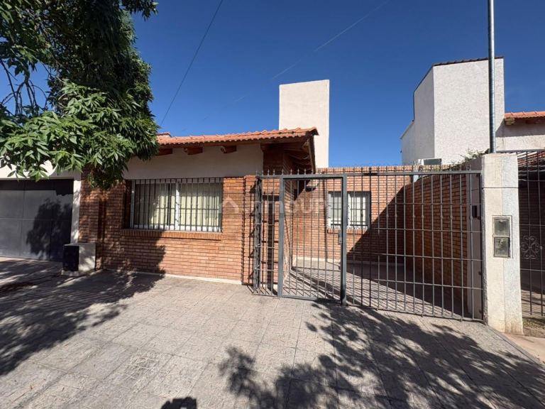 Casa en Venta en Guaymallen, Mendoza