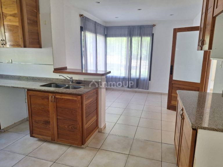 Casa en Alquiler en Lujan de Cuyo, Mendoza