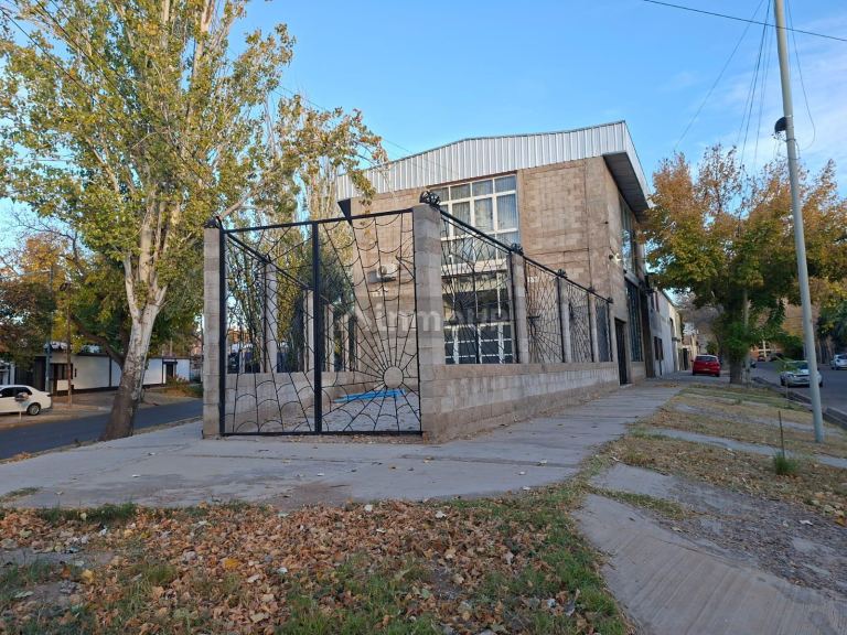 Local Comercial en Alquiler en Godoy Cruz, Mendoza