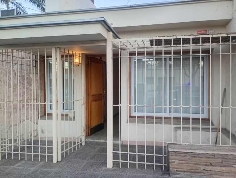 AGUADO 838 SEXTA SECCIÓN, ENTRE CALLE NEUQUEN Y HARPES, CIUDAD