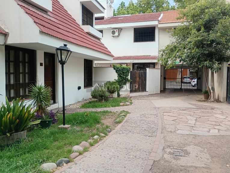 Casa en Venta en Capital, Mendoza