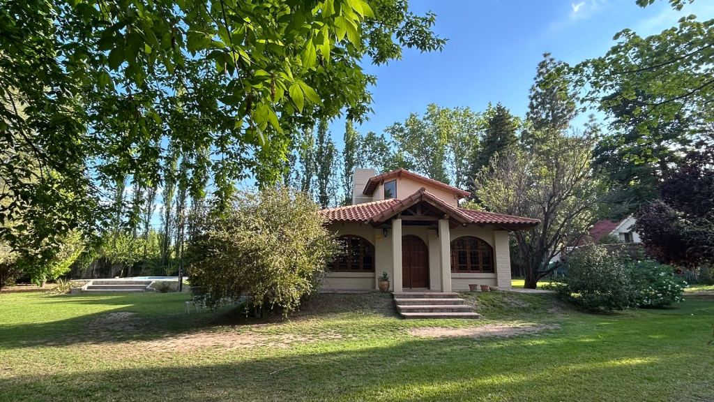 CORDON DEL PLATA 2280, CHACRAS DE CORIA