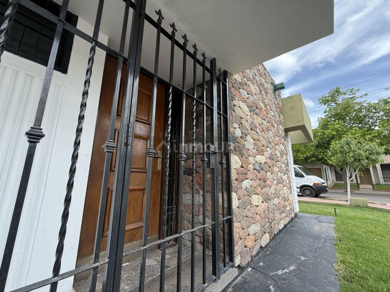 Casa en Venta en Guaymallen, Mendoza - USD 110.000 | Inmoup - 18