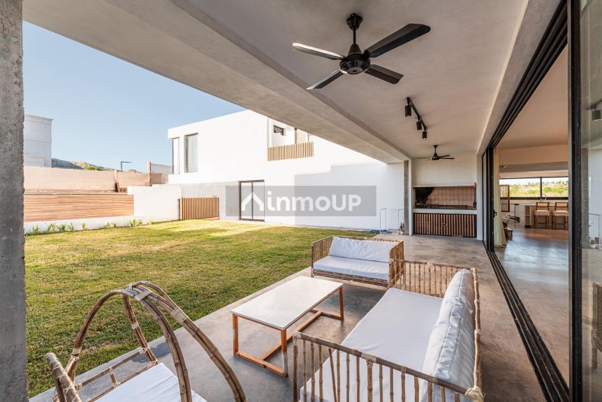 Casa en Venta en Juana Koslay, San Luis