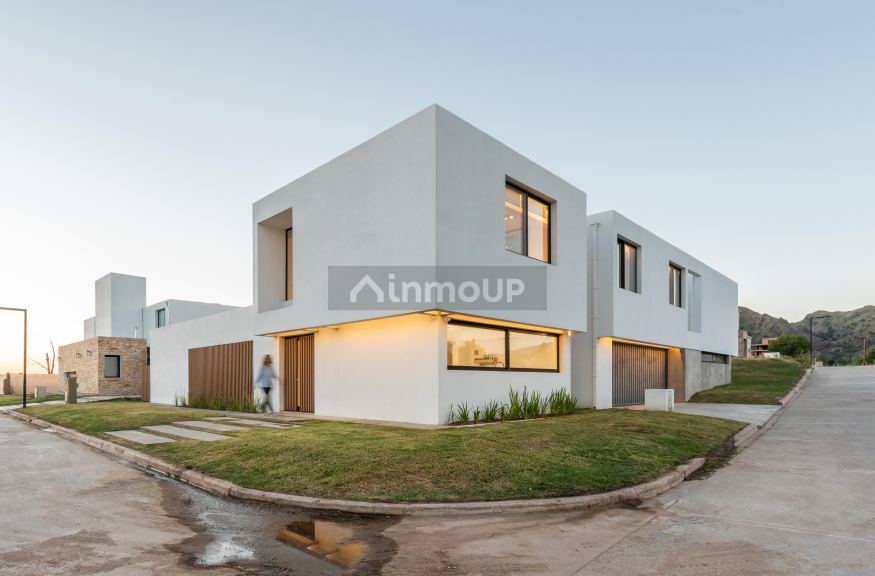 Casa en Venta en Juana Koslay, San Luis