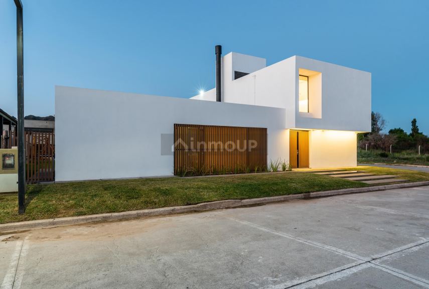 Casa en Venta en Juana Koslay, San Luis