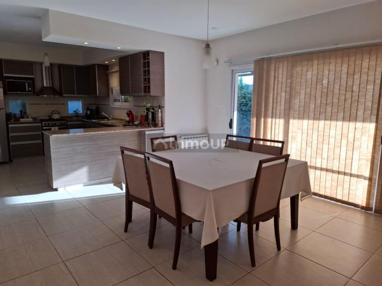 Casa en Venta en Juana Koslay, San Luis