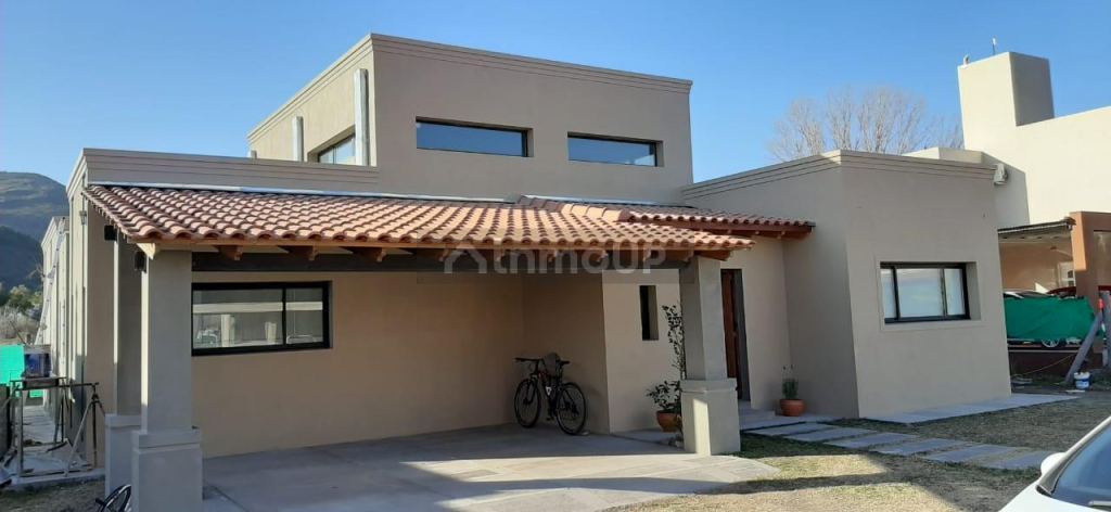 Casa en Venta en Juana Koslay, San Luis