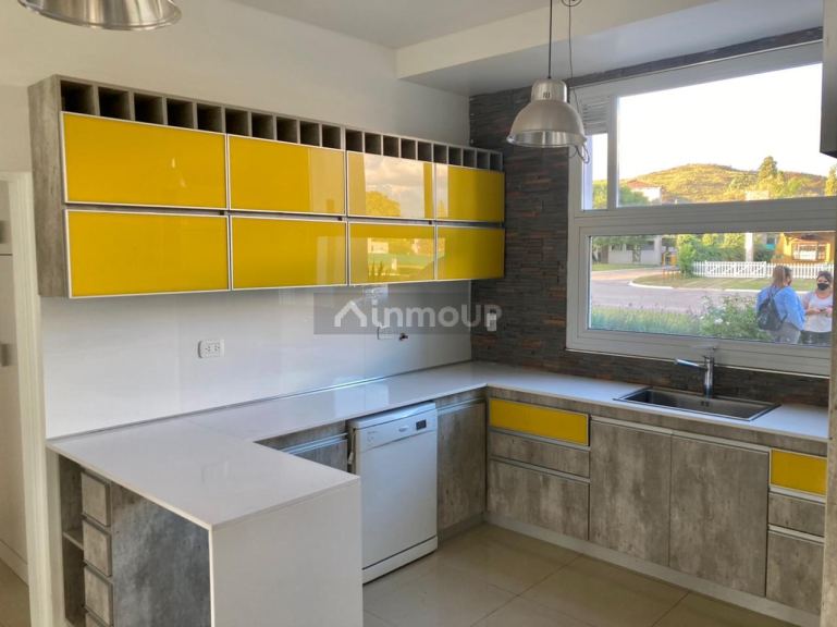 Casa en Venta en Juana Koslay, San Luis