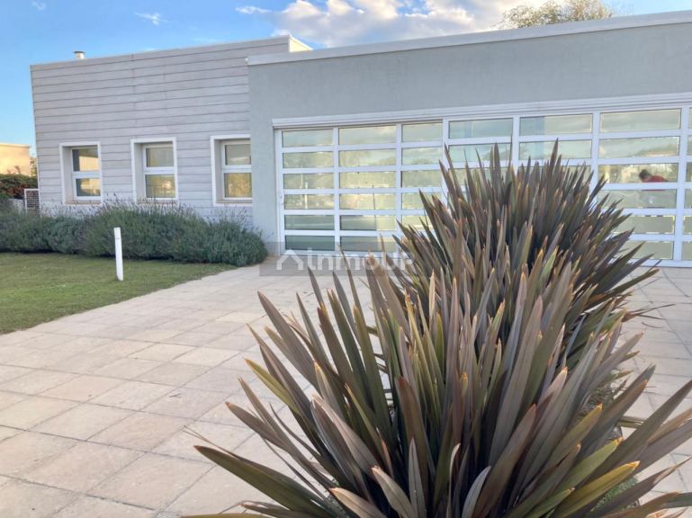 Casa en Venta en Juana Koslay, San Luis