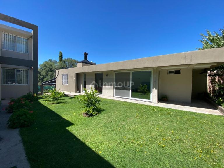 Casa en Venta en Juana Koslay, San Luis