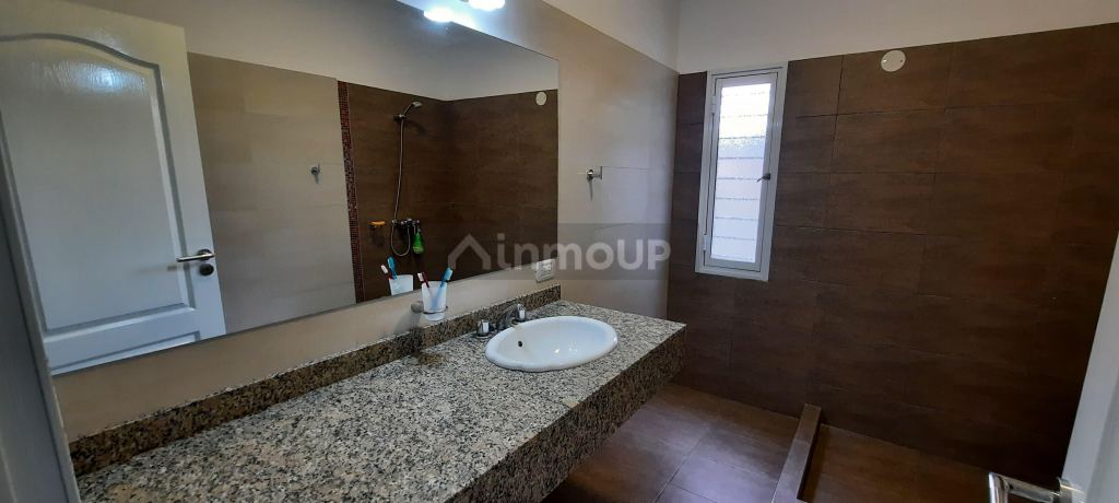 Casa en Venta en Juana Koslay, San Luis