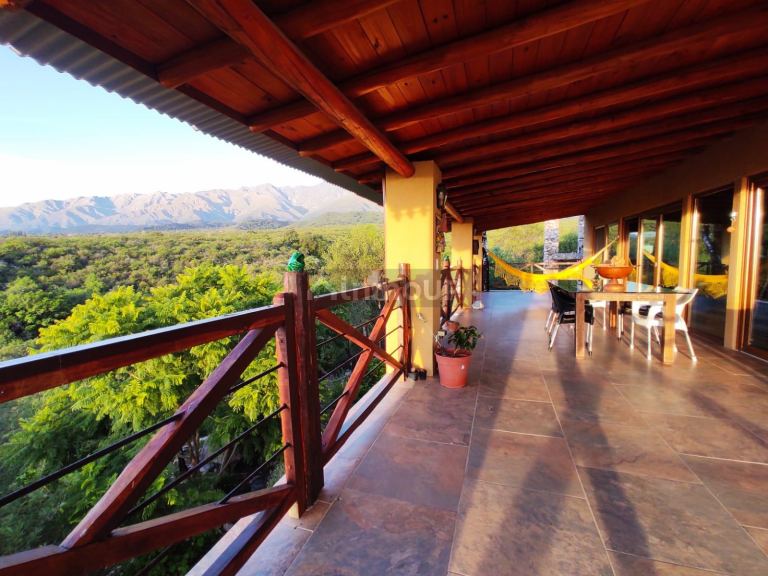 Chalet en Venta en San Javier, Cordoba
