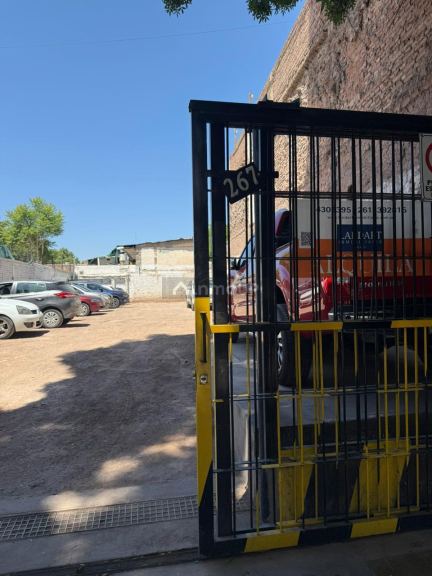 Playa de Estacionamiento en Alquiler en Capital, Mendoza