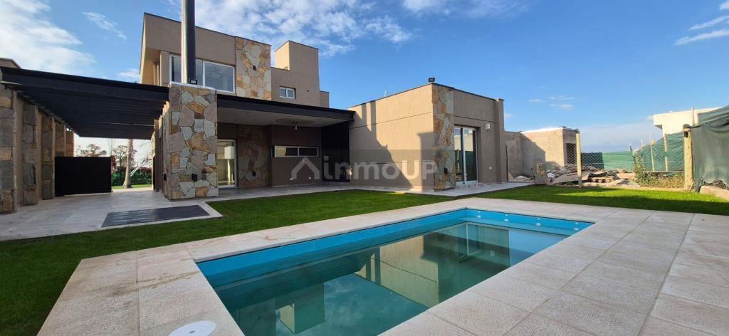 Casa en Alquiler en Maipu, Mendoza