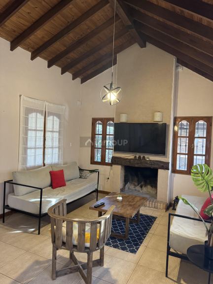 Casa en Alquiler en Lujan de Cuyo, Mendoza - USD 1.500 | Inmoup - 24