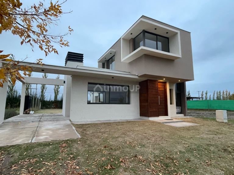 Casa en Venta en San Carlos, Mendoza