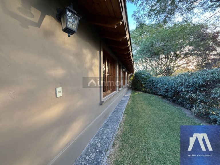 Casa en Venta en Guaymallen, Mendoza - USD 350.000 | Inmoup - 26