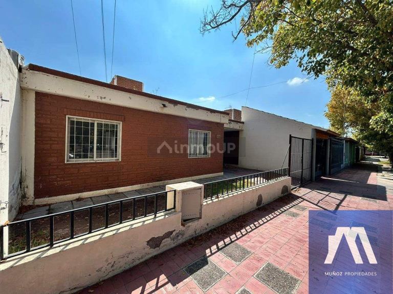 Lujan de Cuyo Cdro.Rivadavia 648, Luján de Cuyo, Provincia de Mendoza, Argentina