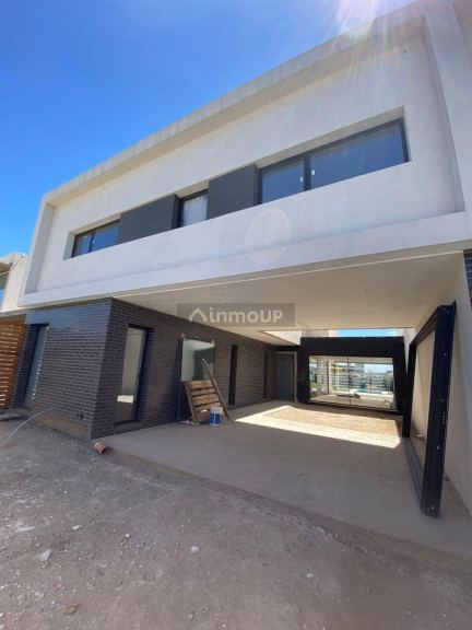 Casa en Venta en Bahia Blanca, Buenos Aires Interior