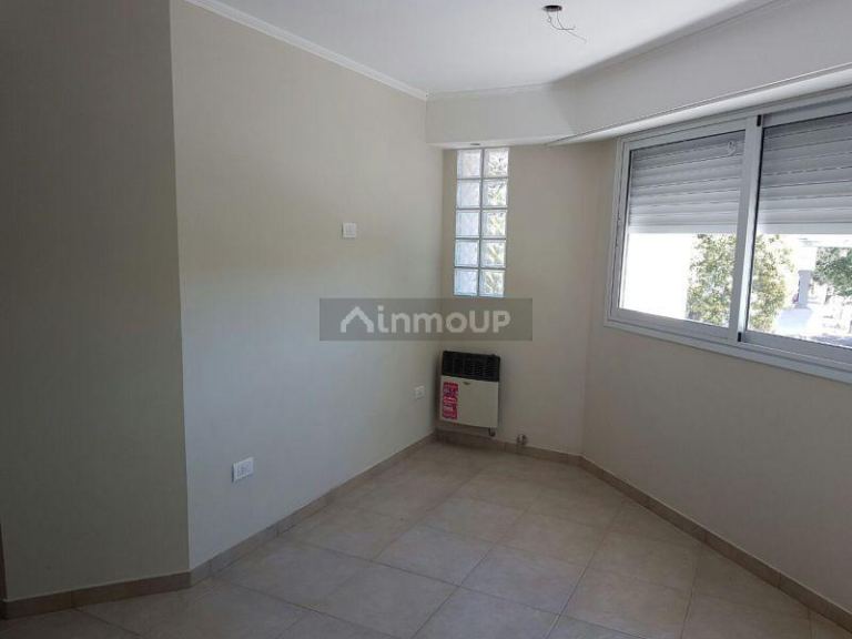 Departamento en Venta en Balcarce, Buenos Aires Interior
