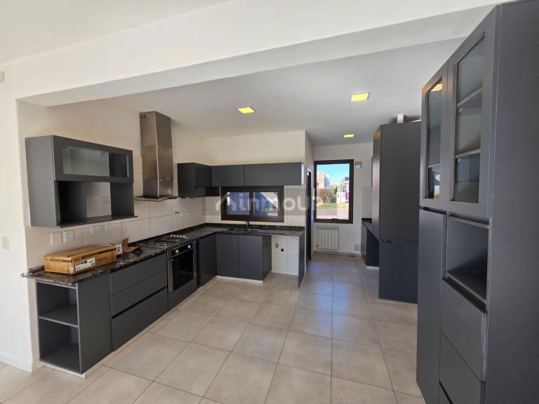 Casa en Venta en Maipu, Mendoza - USD 250.000 | Inmoup - 9