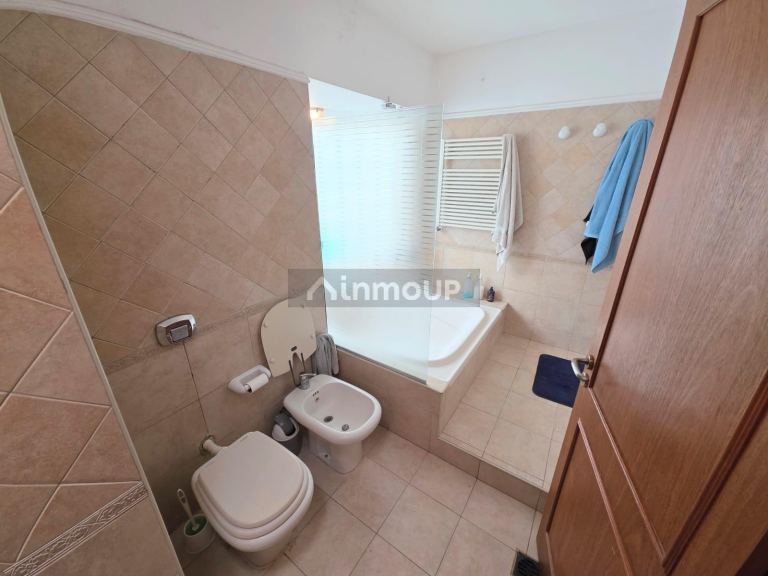Casa en Venta en Guaymallen, Mendoza - USD 300.000 | Inmoup - 25