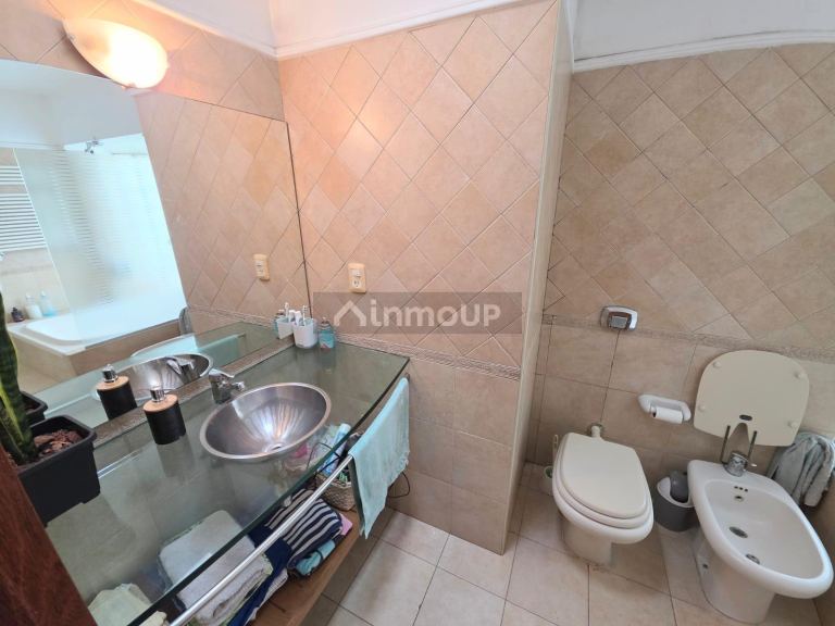 Casa en Venta en Guaymallen, Mendoza - USD 300.000 | Inmoup - 24