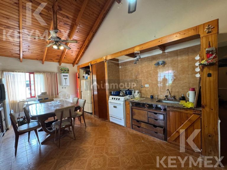 Casa en Venta en Ensenada, G.B.A. Zona Sur