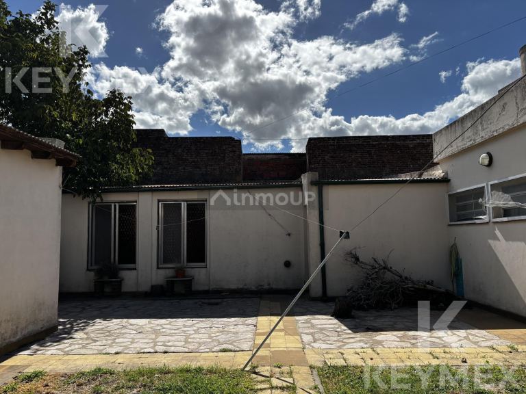Casa en Venta en Azul, Buenos Aires Interior