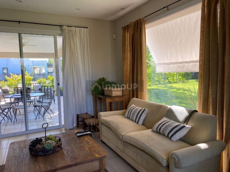 Casa en Venta en Maipu, Mendoza