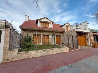 Maipu Bello chalet / Ozamis 915